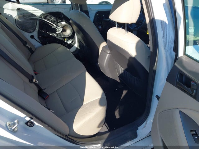 44432848 :رقم المزاد ، KNAGM4A76F5614727 vin ، 2015 Kia Optima Lx مزاد بيع