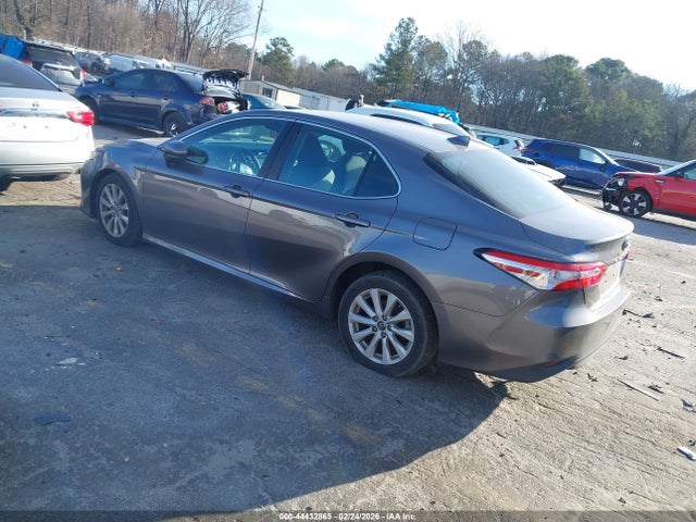 2019 Toyota Camry Le მანქანა იყიდება აუქციონზე, vin: 4T1B11HK7KU167089, აუქციონის ნომერი: 44432865