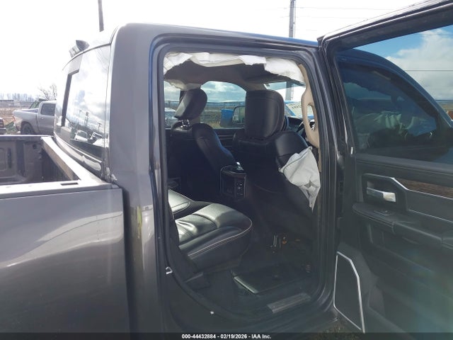 3C63RRJL6KG703348 RAM 3500 Laramie 4x4 8&#039; Box