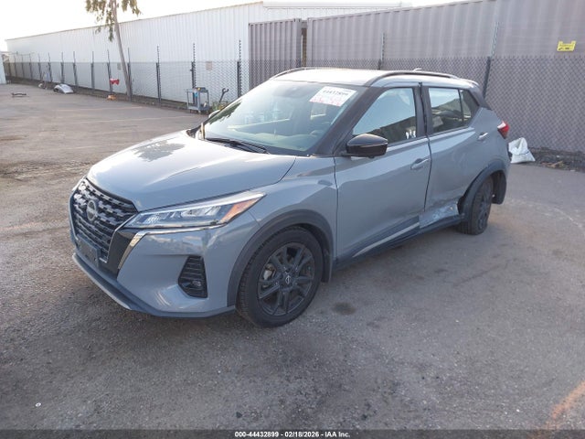 3N1CP5DV4NL518783 Nissan Kicks Sr Xtronic Cvt