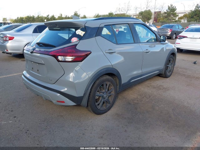 3N1CP5DV4NL518783 Nissan Kicks Sr Xtronic Cvt