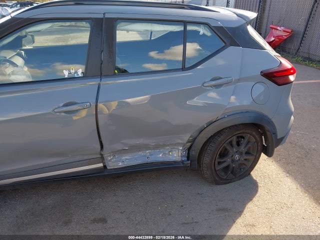 3N1CP5DV4NL518783 Nissan Kicks Sr Xtronic Cvt