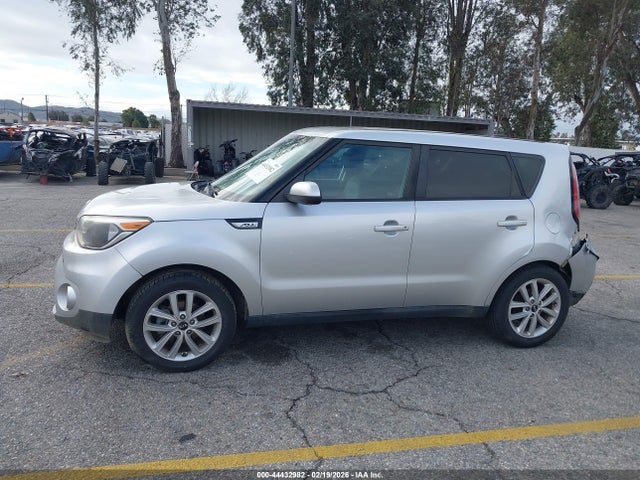 KIA SOUL + 2019 KNDJP3A54K7667238 Image 14