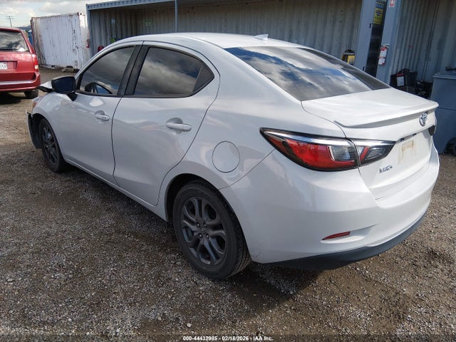 3MYDLBYV6KY526504 Toyota YARIS LE