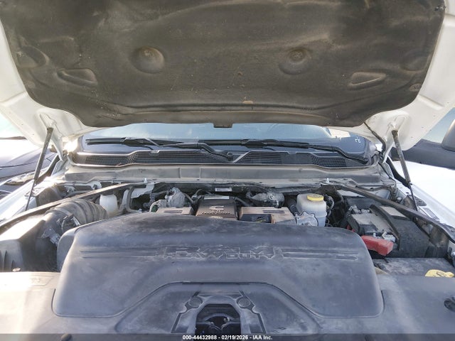 3C6UR5DL4RG340213 RAM 2500 Big Horn 4x4 6&#039;4 Box