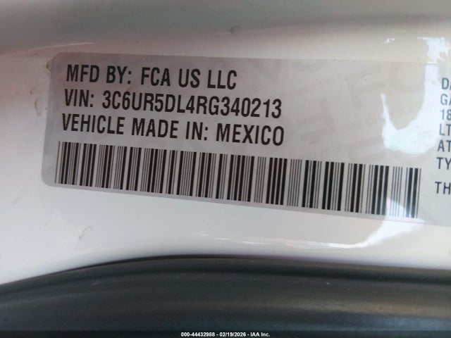 3C6UR5DL4RG340213 RAM 2500 Big Horn 4x4 6&#039;4 Box