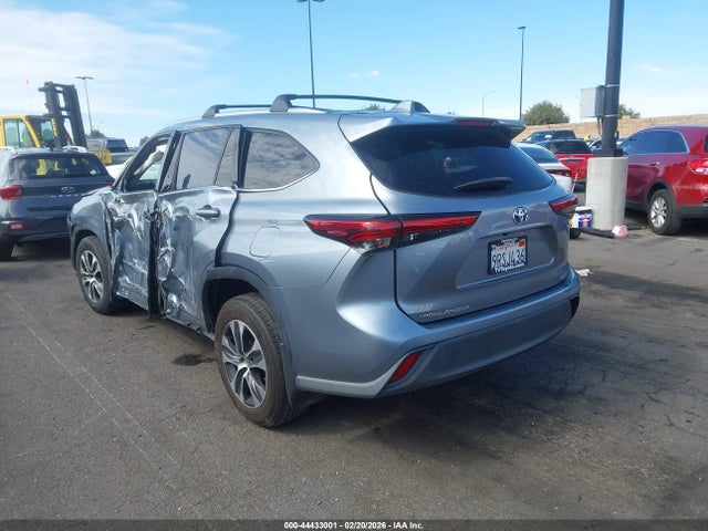 5TDHARAHXMS008862 Toyota Highlander Hybrid Xle
