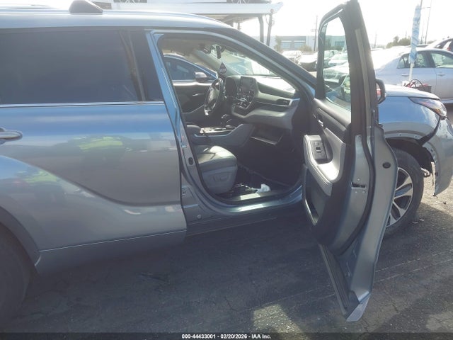 5TDHARAHXMS008862 Toyota Highlander Hybrid Xle