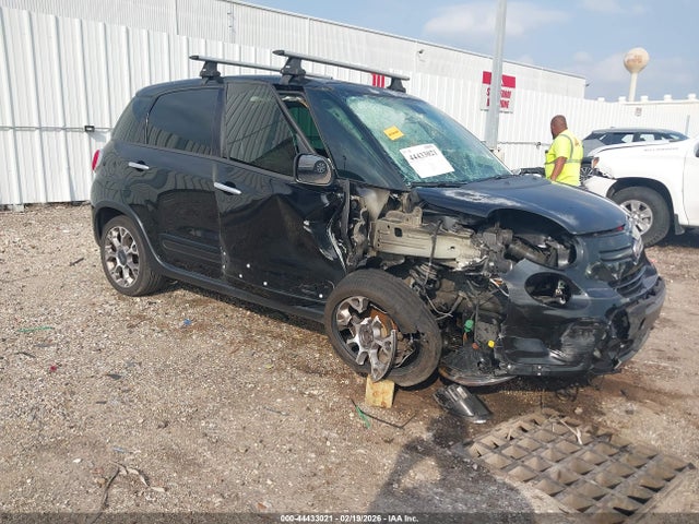 2014 FIAT 500L ZFBCFADH9EZ020139 Photo 0