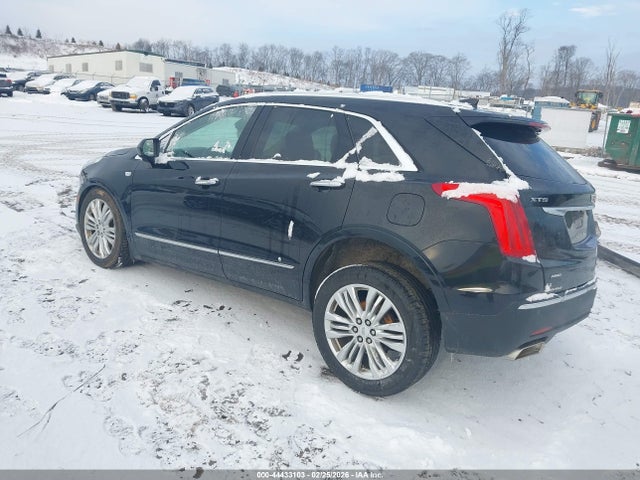 2019 CADILLAC XT5 1GYKNFRS9KZ139358 Photo 2