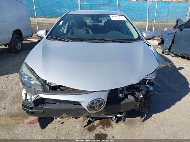 Toyota COROLLA SE 2018 5YFBURHEXJP780713 Image 12