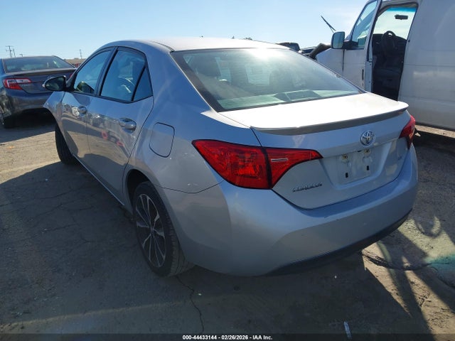 Toyota COROLLA SE 2018 5YFBURHEXJP780713 Image 3