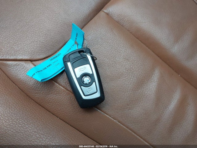 2013 Bmw 328i მანქანა იყიდება აუქციონზე, vin: WBA3A5C5XDF358527, აუქციონის ნომერი: 44433146