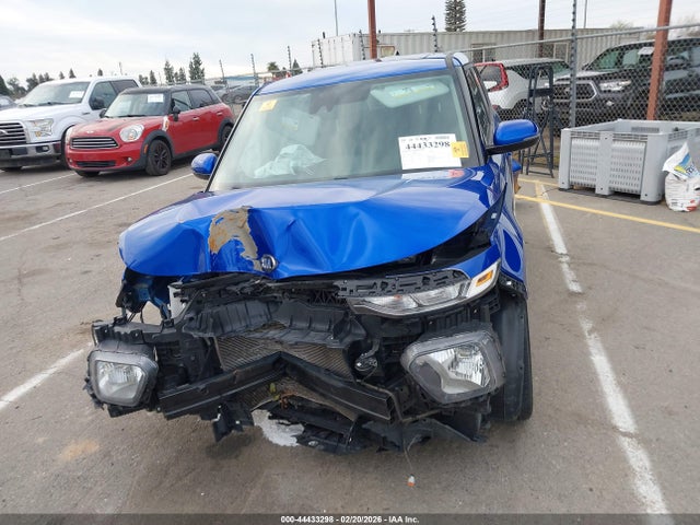 KNDJ63AU8M7791168 KIA Soul Gt-line