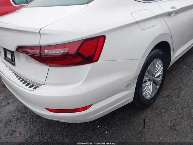 2020 Volkswagen Jetta 1.4t R-line/1.4t S/1.4t Se მანქანა იყიდება აუქციონზე, vin: 3VWCB7BU8LM056055, აუქციონის ნომერი: 44433297