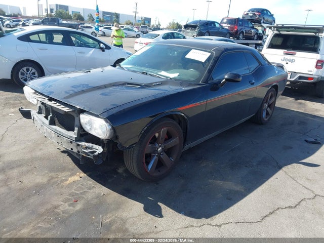 2C3CDYBT5EH101548 Dodge Challenger R/t