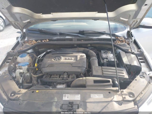 2014 Volkswagen Jetta 1.8t Se მანქანა იყიდება აუქციონზე, vin: 3VWD17AJ5EM265058, აუქციონის ნომერი: 44433319