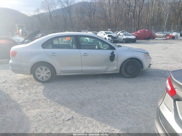 2014 Volkswagen Jetta 1.8t Se მანქანა იყიდება აუქციონზე, vin: 3VWD17AJ5EM265058, აუქციონის ნომერი: 44433319