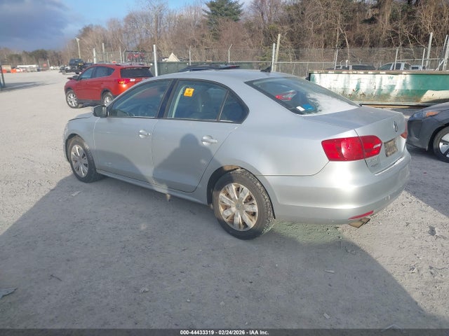 2014 Volkswagen Jetta 1.8t Se მანქანა იყიდება აუქციონზე, vin: 3VWD17AJ5EM265058, აუქციონის ნომერი: 44433319