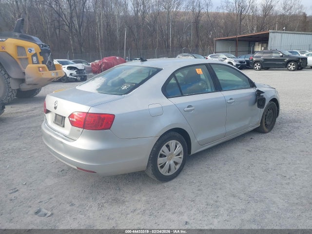 2014 Volkswagen Jetta 1.8t Se მანქანა იყიდება აუქციონზე, vin: 3VWD17AJ5EM265058, აუქციონის ნომერი: 44433319