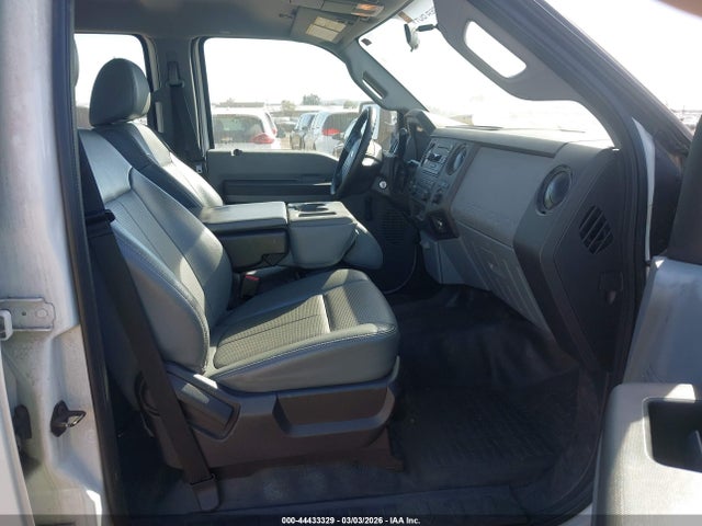 1FD8W3H6XGEC86718 Ford F-350 Chassis
