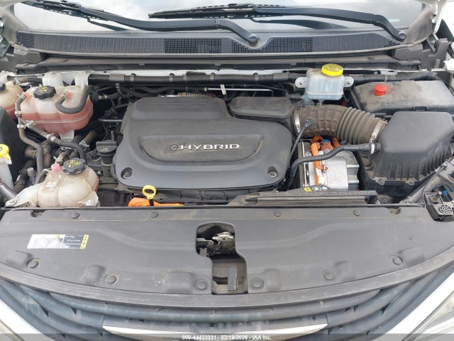 Chrysler Pacifica Hybrid Touring Plus 2018 2C4RC1H76JR332957 Image 10