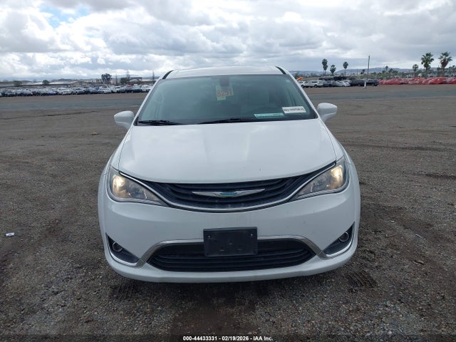 Chrysler Pacifica Hybrid Touring Plus 2018 2C4RC1H76JR332957 Image 13