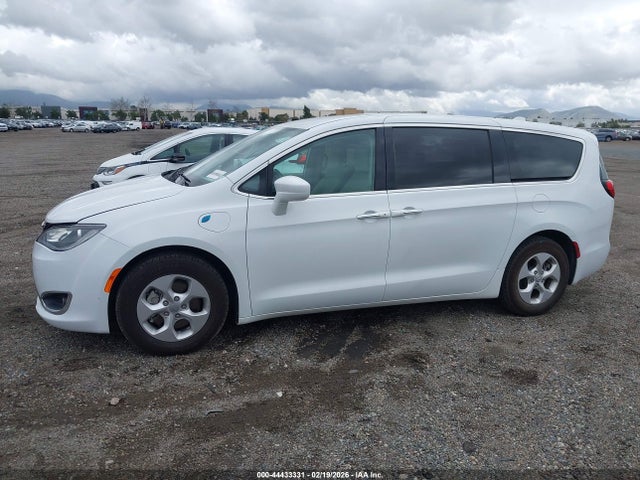 Chrysler Pacifica Hybrid Touring Plus 2018 2C4RC1H76JR332957 Image 15