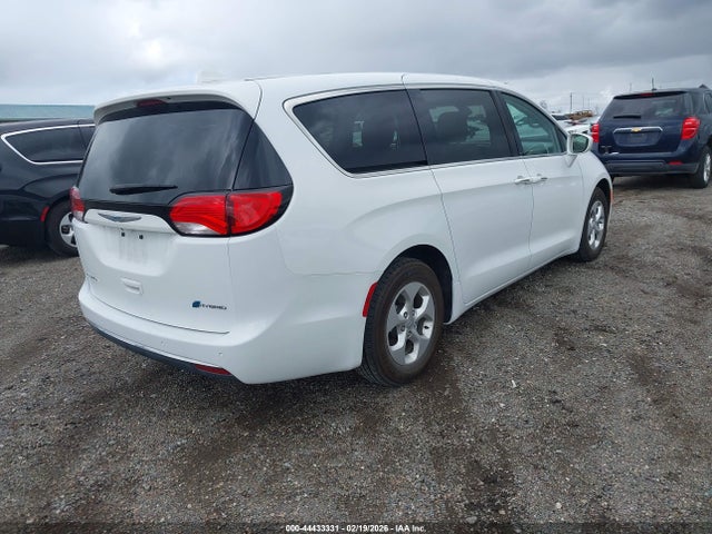Chrysler Pacifica Hybrid Touring Plus 2018 2C4RC1H76JR332957 Image 4