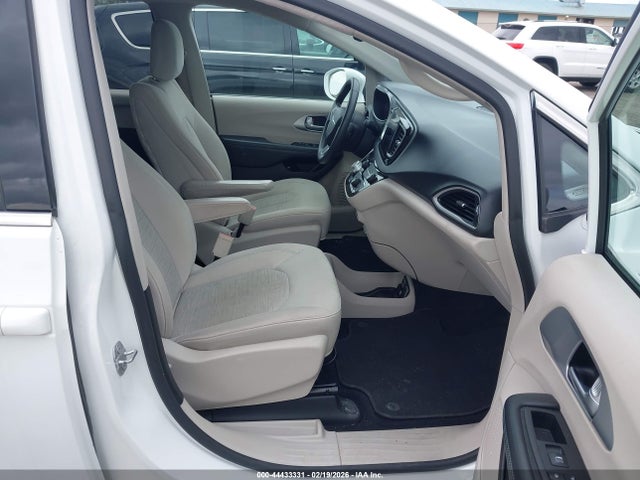 Chrysler Pacifica Hybrid Touring Plus 2018 2C4RC1H76JR332957 Image 5