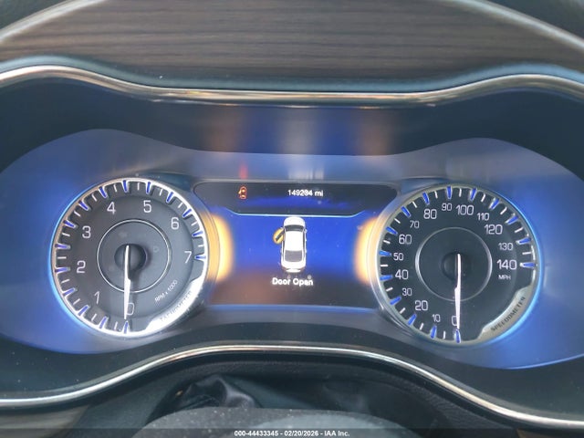 44433345 :رقم المزاد ، 1C3CCCCG0FN510332 vin ، 2015 Chrysler 200 C مزاد بيع