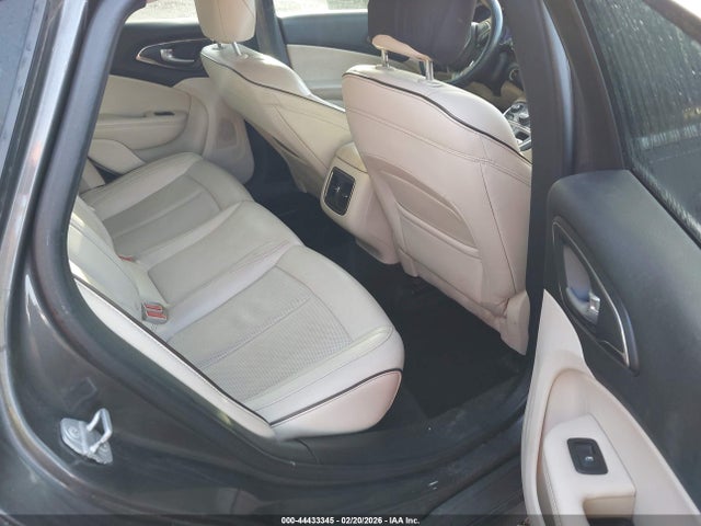 44433345 :رقم المزاد ، 1C3CCCCG0FN510332 vin ، 2015 Chrysler 200 C مزاد بيع