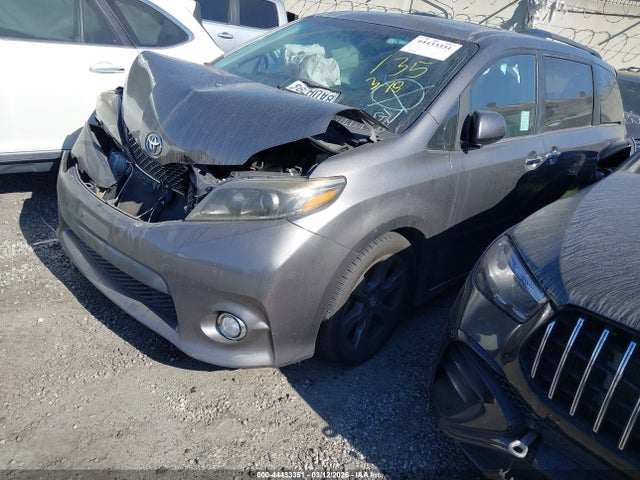 5TDXZ3DC0HS878157 Toyota Sienna Se 8 Passenger