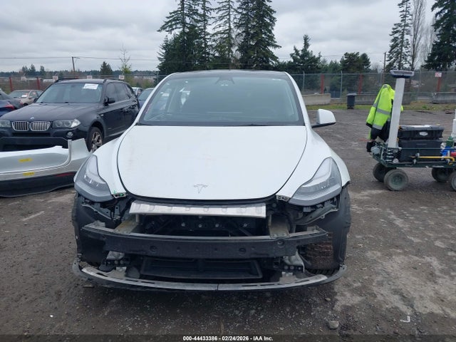 Продаж на аукціоні авто 2022 Tesla Model Y Long Range Dual Motor All-wheel Drive, vin: 7SAYGAEE2NF570912, номер лоту: 44433386