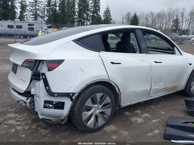 Продаж на аукціоні авто 2022 Tesla Model Y Long Range Dual Motor All-wheel Drive, vin: 7SAYGAEE2NF570912, номер лоту: 44433386