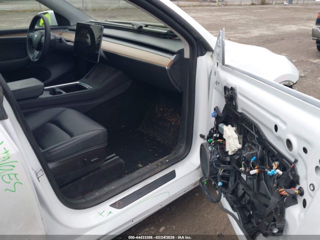 2022 TESLA MODEL Y 7SAYGAEE2NF570912 Photo 4