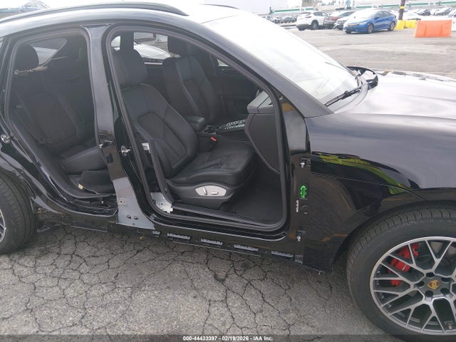 Porsche Macan Sport Edition 2018 WP1AA2A5XJLB15727 Image 6