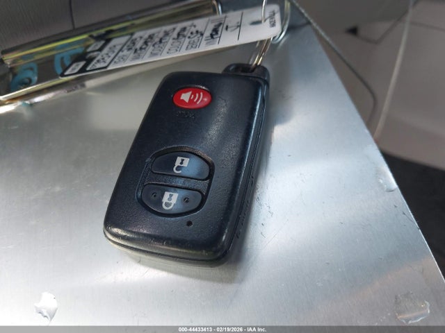 Toyota Prius V Three 2015 JTDZN3EU9FJ022684 Image 11