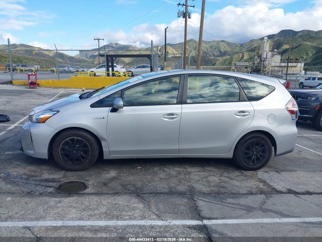 Toyota Prius V Three 2015 JTDZN3EU9FJ022684 Image 14