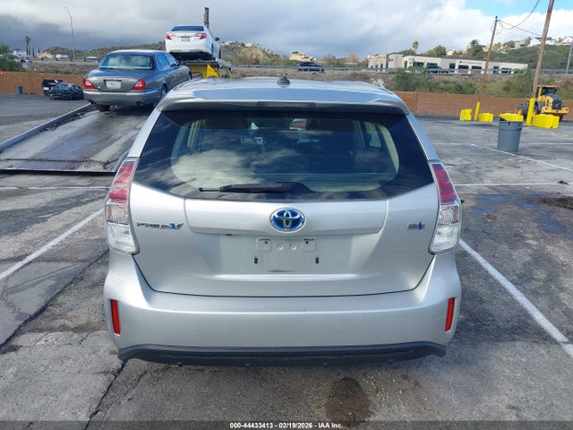 Toyota Prius V Three 2015 JTDZN3EU9FJ022684 Image 16