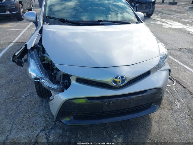 Toyota Prius V Three 2015 JTDZN3EU9FJ022684 Image 17
