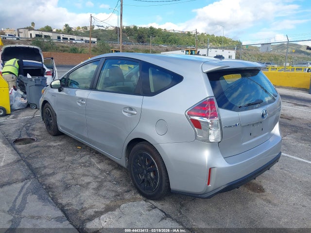 Toyota Prius V Three 2015 JTDZN3EU9FJ022684 Image 3