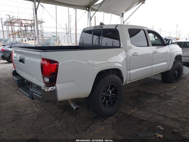 Продажа на аукционе авто 2018 Toyota Tacoma Sr5, vin: 5TFAX5GN1JX120915, номер лота: 44433422