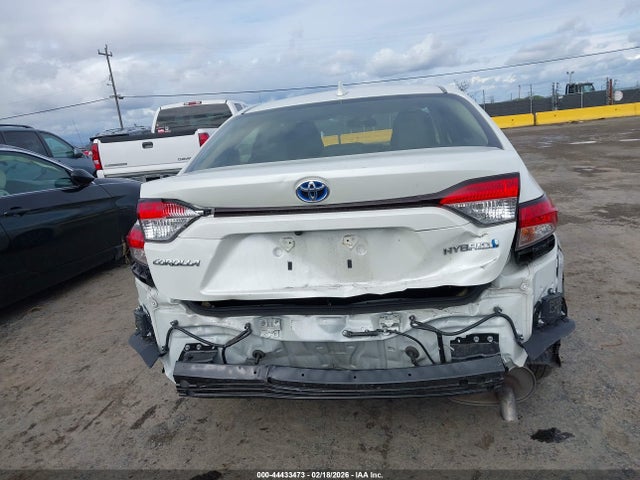 Toyota Corolla Hybrid Le 2021 JTDEAMDE0MJ001889 Image 17