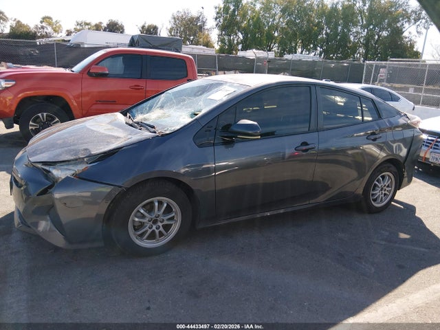 JTDKBRFU5H3565338 Toyota Prius Two