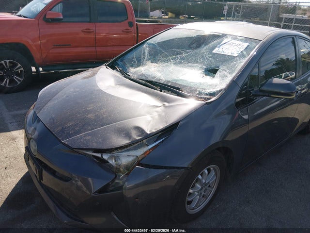 JTDKBRFU5H3565338 Toyota Prius Two