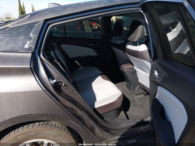 JTDKBRFU5H3565338 Toyota Prius Two