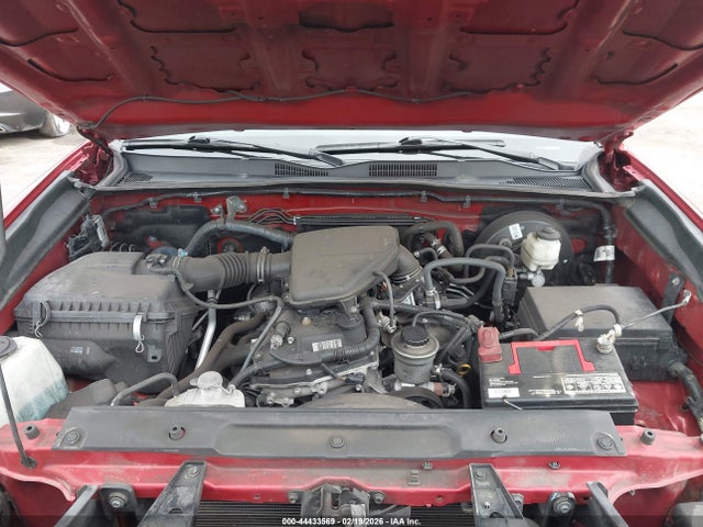 5TFAX5GN8KX148910 Toyota Tacoma Sr