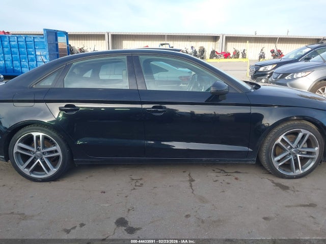 2019 Audi A3 40 Premium/40 Titanium Premium მანქანა იყიდება აუქციონზე, vin: WAUAUGFF1KA118825, აუქციონის ნომერი: 44433591