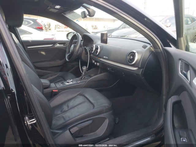 2019 Audi A3 40 Premium/40 Titanium Premium მანქანა იყიდება აუქციონზე, vin: WAUAUGFF1KA118825, აუქციონის ნომერი: 44433591